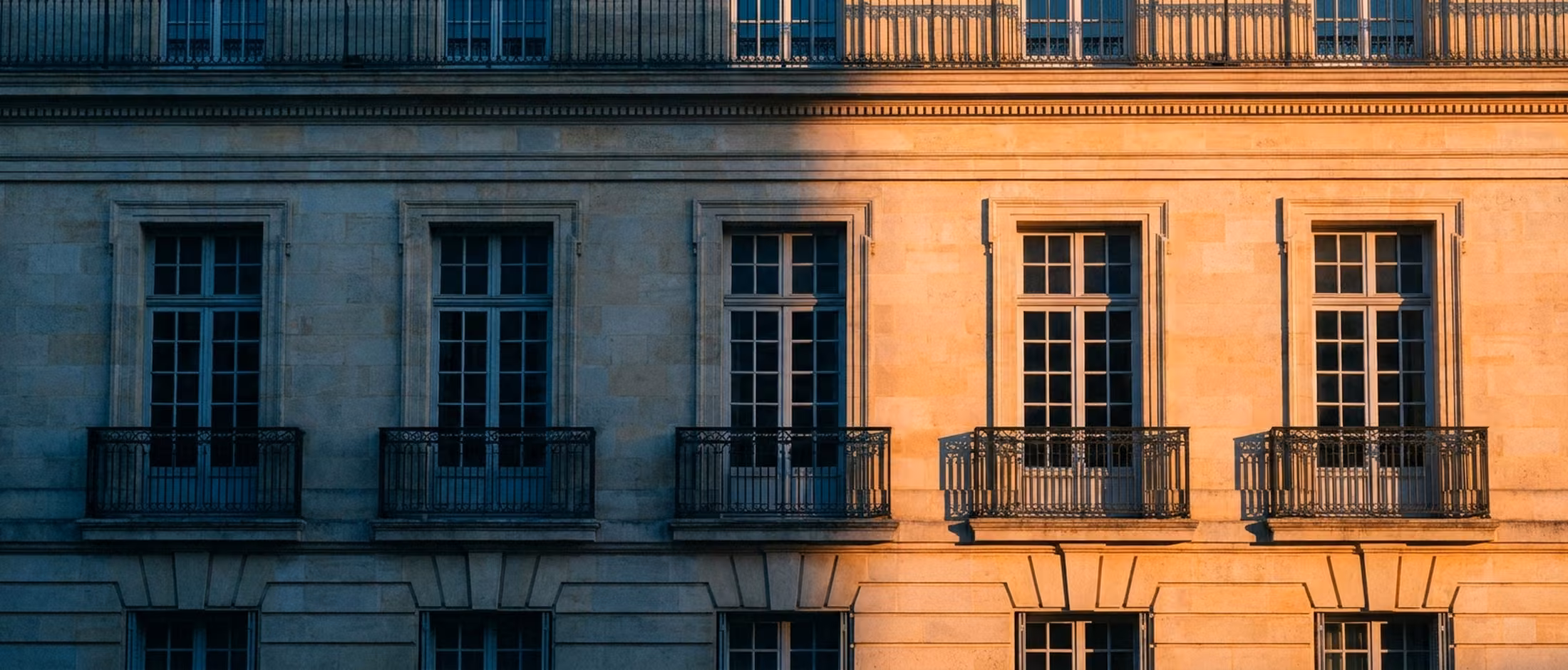 Façade de villa du XIXe siècle, travées et corniche